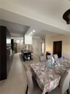 GIROC - VILA INDIVIDUALA - TEREN 880 MP - GARAJ - foto 4