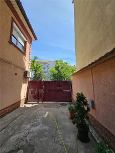 Apartament la casa | 100 mp | Girocului | Curte | 2 parcari | Clasa energetica A | Pet friendly - Timisoara