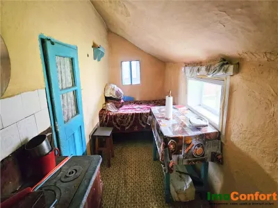 Casa cu 2 camere si 520mp in Letcani - foto 5