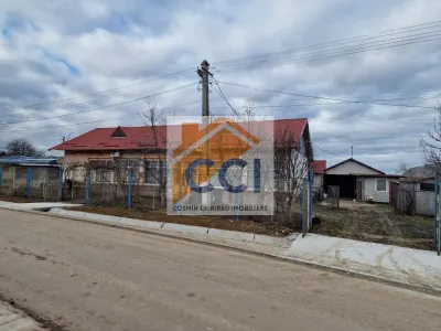 Se oferă spre vânzare / închiriere clădire cu spațiu comercial - foto 11