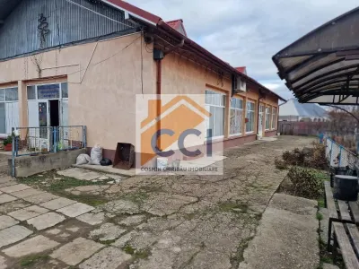 Se oferă spre vânzare / închiriere clădire cu spațiu comercial - foto 12