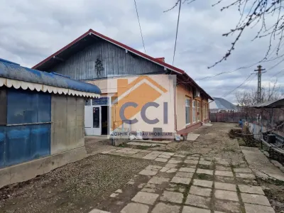 Se oferă spre vânzare / închiriere clădire cu spațiu comercial - foto 13