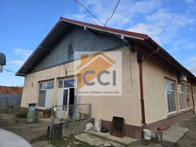 Se oferă spre vânzare / închiriere clădire cu spațiu comercial - foto 8