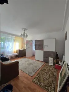 Alexandru - Olimp, 2 camere model cu geam la baie, liber - Iasi