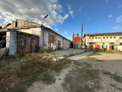 BERZOVIA, OPORTUNITATE SAU INVESTITIE.!!!..Teren cu 4 Hale, la Drumul National - foto 16
