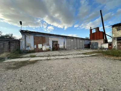BERZOVIA, OPORTUNITATE SAU INVESTITIE.!!!..Teren cu 4 Hale, la Drumul National - foto 15