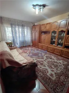 Camera de inchiriat in Apartament cu 3 camere decomandat cu 2 bai - Iasi