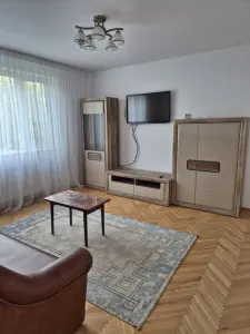 Inchiriez apartament cu 4 camere zona Facultati de litere 550 euro/luna - foto 3