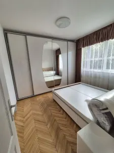 Inchiriez apartament cu 4 camere zona Facultati de litere 550 euro/luna - foto 6