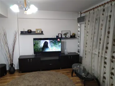 Apartament 3 camere ultracentral-Hotel Ramada,mobilat,utilat,CT,AC. - Craiova