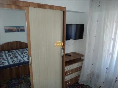 Apartament 2 camere, etaj 4, cu centrala proprie - foto 3