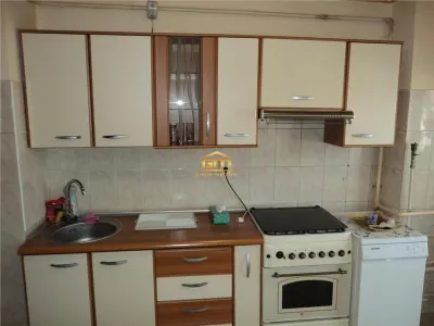 Apartament 2 camere, etaj 4, cu centrala proprie - foto 4