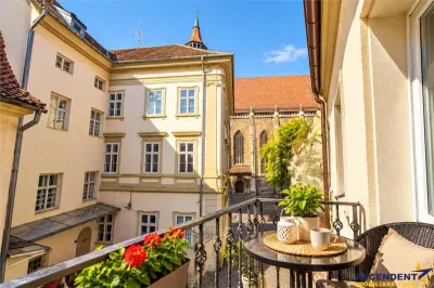 Casa cu 3 apartamente independente, locatie premium, aria Biserica Neagra, Centru Istoric, Brasov - foto 2