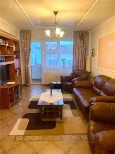Apartament 3 camere Focsani , zona ultracentrala - Primaria Focsani , decomandat , 85 mp , imbunatatit - Focsani