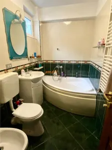 Apartament 3 camere Focsani , zona ultracentrala - Primaria Focsani , decomandat , 85 mp , imbunatatit - foto 7