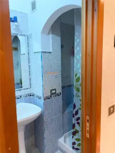 Apartament 3 camere Focsani , zona ultracentrala - Primaria Focsani , decomandat , 85 mp , imbunatatit - foto 8