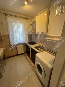 De inchiriat apartament cu 3 camere decomandate si balcon inchis in zona Strand din Sibiu - foto 9