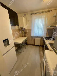 De inchiriat apartament cu 3 camere decomandate si balcon inchis in zona Strand din Sibiu - foto 10