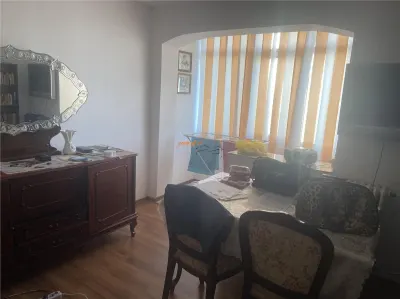 Apartament 2 camere in Focsani, cartier Sud , decomandat ,imbunatatit , mobilat - foto 2