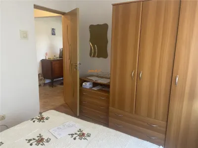 Apartament 2 camere in Focsani, cartier Sud , decomandat ,imbunatatit , mobilat - foto 6