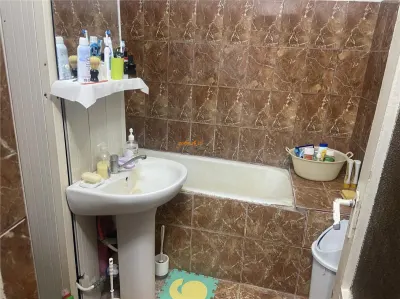 Apartament 3 camere in Focsani , zona centrala Scoala 10 - Sala Polivalenta , decomandat , et 1/8 , izolat exterior - foto 12