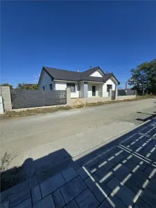 Casa noua semifinisata | Teren 550 mp | 4 camere - 3 bai - Satu Mare