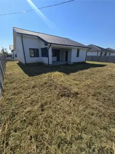 Casa noua semifinisata | Teren 550 mp | 4 camere - 3 bai - foto 24
