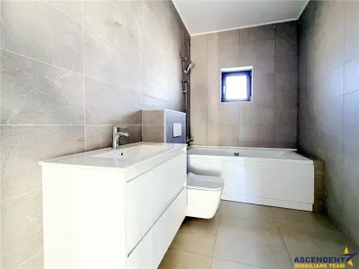 Spatiul unei case tip duplex, confortul unui camin modern, Sfantu Gheorghe, Jokai Mor - foto 7