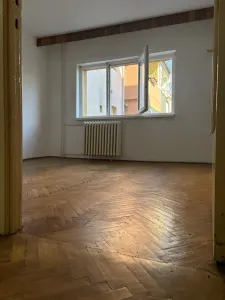 Decomandat 51 mp la etajul 3/4 - Timisoara