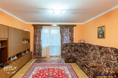 FILM! Apartament mobilat, cu 2 camere, etaj 1, central dar linistit, Covasna - Covasna