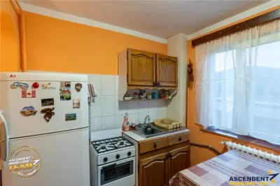 FILM! Apartament mobilat, cu 2 camere, etaj 1, central dar linistit, Covasna - foto 11