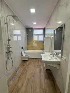 Apartament 3 camere - zona centrala - Take Ionescu | 3 camere | 2 bai | etaj 1 | curte generoasa | - foto 6