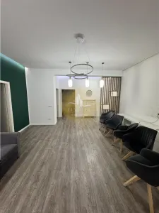 Aparatament 3 camere + garsonieră - zona centrala - strada București  | 3 bai | etaj 1 | Curte generoasa | - Timisoara