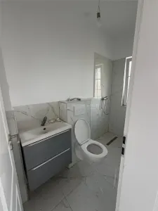 Duplex P+1E, 4 Camere, 95 MP UTILI + 630 MP TEREN - Moșnița Nouă - foto 9