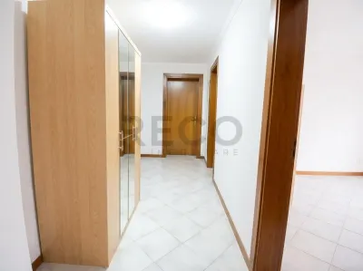 RECO Apartament cu 2 camere decomandat Nelocuit. Zona centrala etaj 2/3 - foto 5