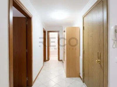RECO Apartament cu 2 camere decomandat Nelocuit. Zona centrala etaj 2/3 - foto 6