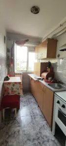 Apartament 3 camere Km 4-5,56,4 mp,cu boxa - foto 3