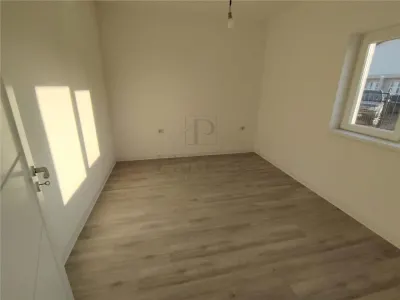 Casa individuala - spatii generoase- zona foarte buna - carport - foto 16