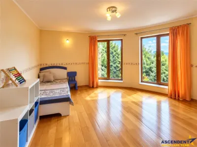 Spatiu cu personalitate: Vila pretabila si centru educational, 700 mp teren, Harman - foto 12