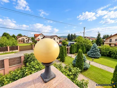 Spatiu cu personalitate: Vila pretabila si centru educational, 700 mp teren, Harman - foto 5