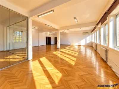 Spatiu birouri, cu 3 locuri parcare, Central, Brasov - Brasov