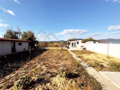 Casa noua, 3 dormitoare, 2 bai, terasa si 2 garaje, Mocira - foto 11