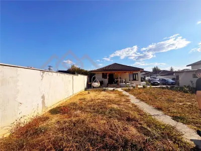 Casa noua, 3 dormitoare, 2 bai, terasa si 2 garaje, Mocira - foto 12