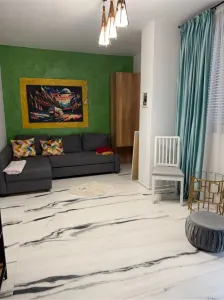 Decomandat, etaj intermediar cu loc de parcare inclus - Timisoara