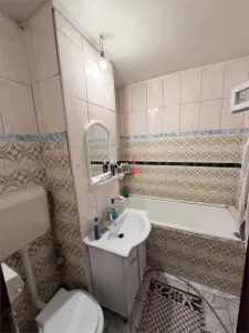 3 camere in  Bd. Lacul Te, stradal,  Etaj 8/10, cu 2 balcoane - foto 6