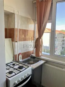 Aradului, 2 Camere, Centrala Proprie, Decomandat, Bloc Izolat - foto 2