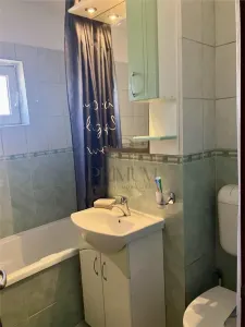 Aradului, 2 Camere, Centrala Proprie, Decomandat, Bloc Izolat - foto 5