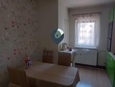Apartament cu 4 camere de vanzare in Plopilor, etaj 3/4 ! - foto 3