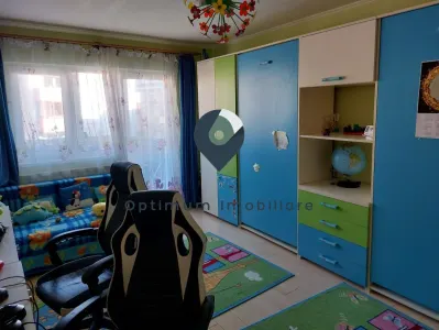 Apartament cu 4 camere de vanzare in Plopilor, etaj 3/4 ! - foto 6