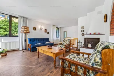 Casa pe 3 niveluri | Terasa cu priveliste | 3 parcari | Pozitie centrala - foto 12